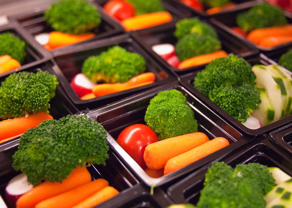 Pasto scolastico sano a base di verdure