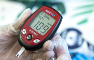Dispositivo per il monitoraggio della glicemia usato nel diabete